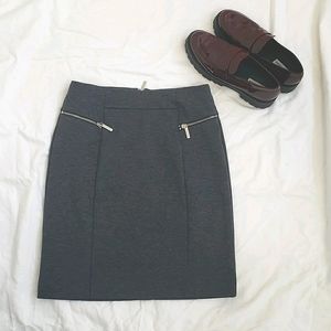 Michael Kors Sharp looking, form fitting skirt